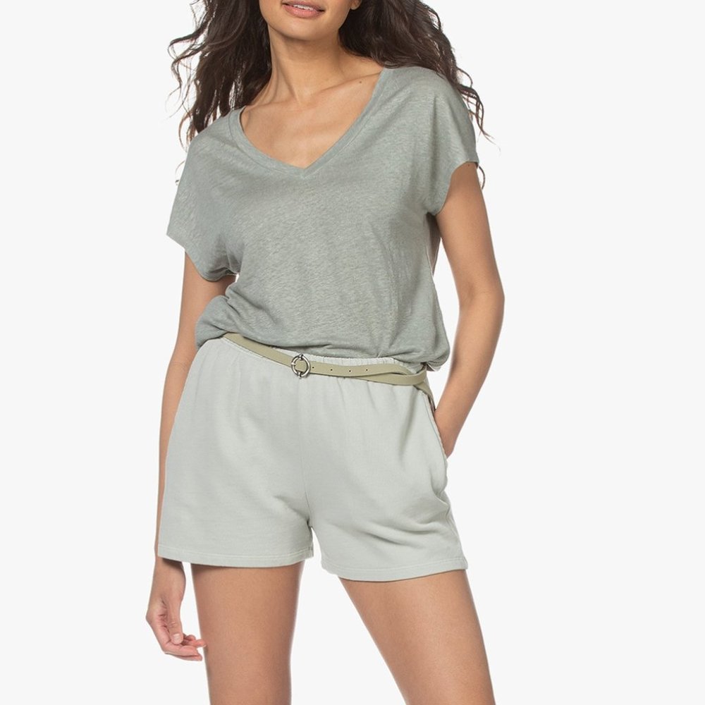 no man's land Linen V-neck T-shirt • Sage green , Size Small